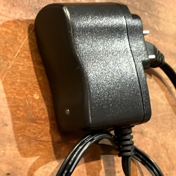 Charger ONLY for Litehawk Aero RC helicopter toy - Picture 5 of 6